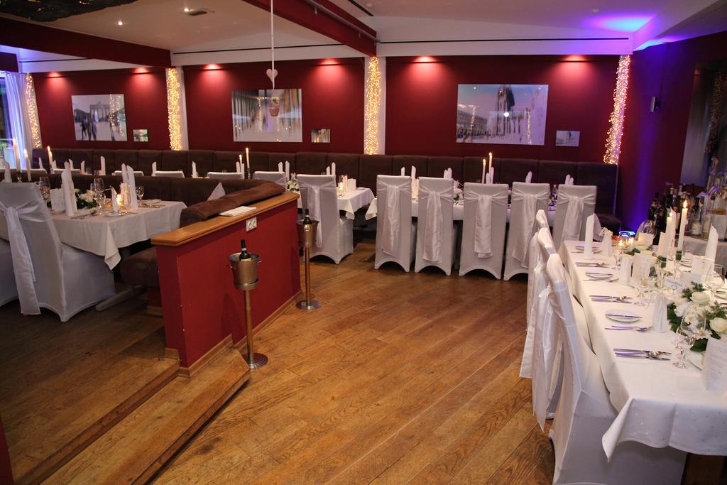 ברגיש גלאדבך Malteser Komturei Hotel / Restaurant מראה חיצוני תמונה