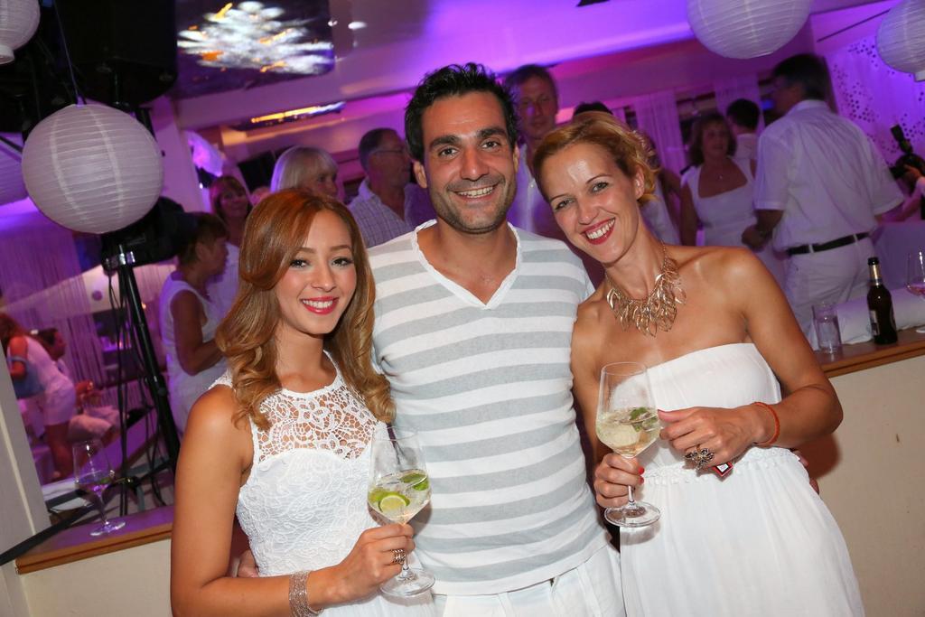 ברגיש גלאדבך Malteser Komturei Hotel / Restaurant מראה חיצוני תמונה