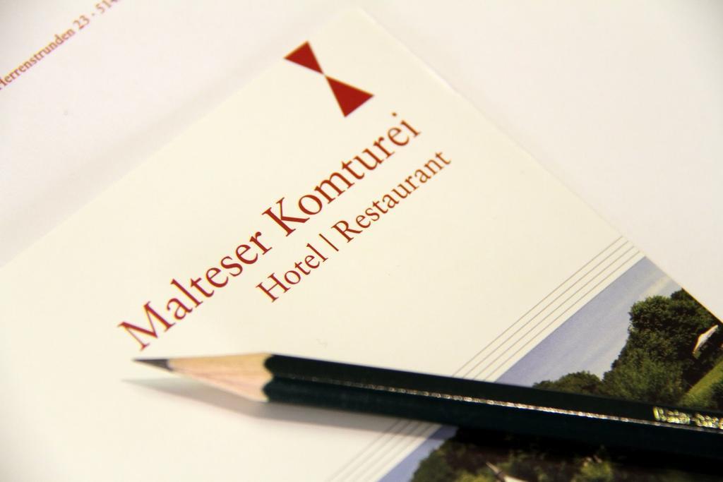 ברגיש גלאדבך Malteser Komturei Hotel / Restaurant מראה חיצוני תמונה
